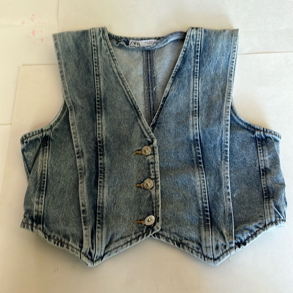 Zara - Size S - Cropped Jean Vest - great condition